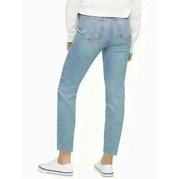 NEW! Calvin Klein Women's 4/27 Straight Fit High Rise Jeans NWT $79.50 - Picture 2 of 3